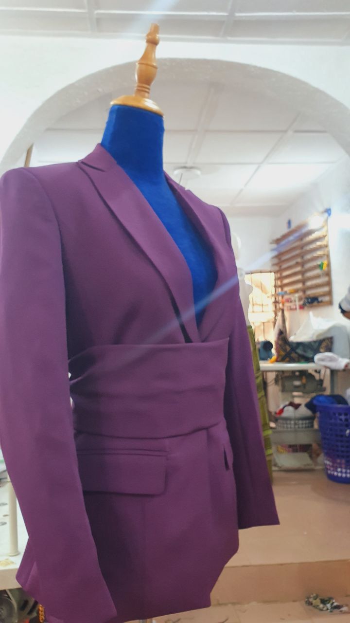 Tailored purple blazer finished at Oyertur